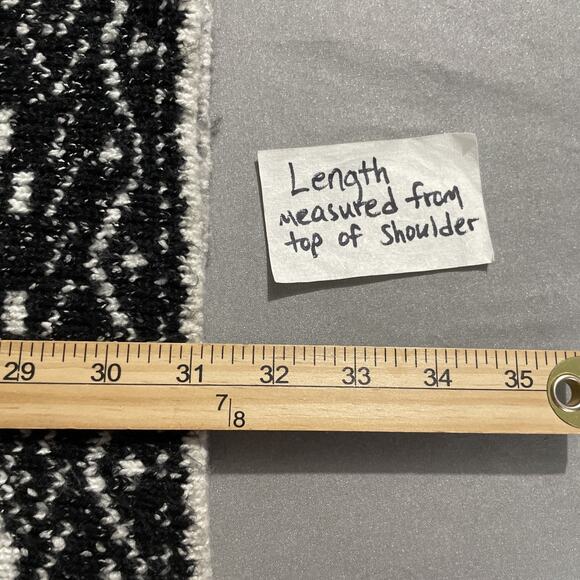 Cupcakes & Cashmere Sweater Size M Chunky Black White Open Front Cardigan Aztec - Picture 9 of 9